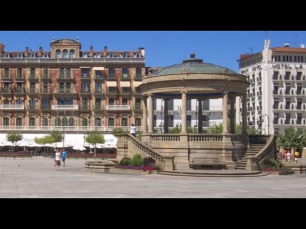 Pamplona Walking Tour: main sights and events