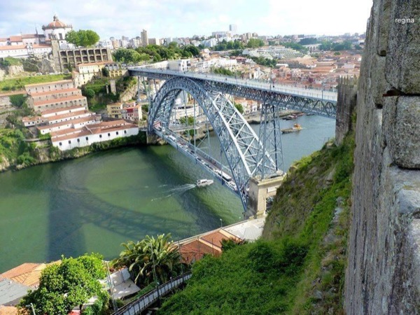 Porto in a drive / walking Private tour... Do not just come, but live it!