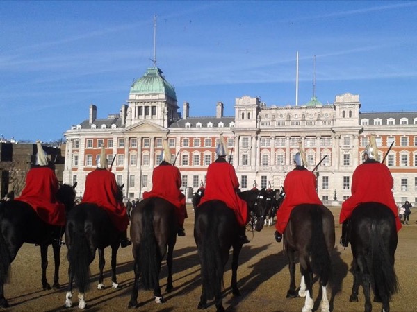 London Walking Tour Buckingham Palace + Downtown highlights