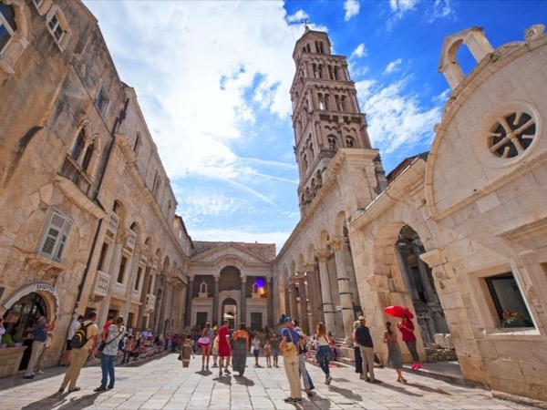 Private 2.5 to 3-hour tour of Split, Diocletian's Palace & the panoramic view of the city