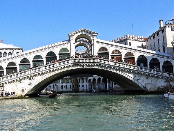 Welcome! An Intro Tour To Venice & Private Gondola Ride