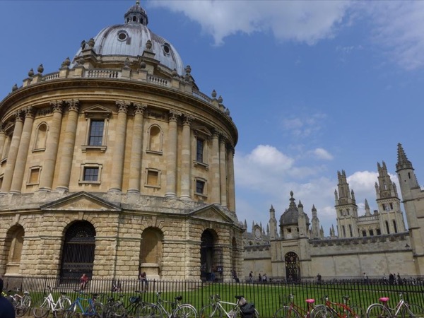 Oxford and the Cotswolds : One Day Private Driving Tour from London