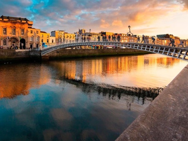 Full Dublin City Walking Tour with Private Expert Guide