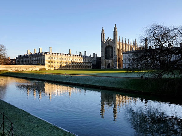 Enjoy the Highlights of Cambridge with your local guide