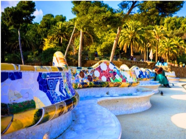 Gaudi Tour Barcelona - Tickets included!